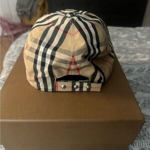 Burberry hat